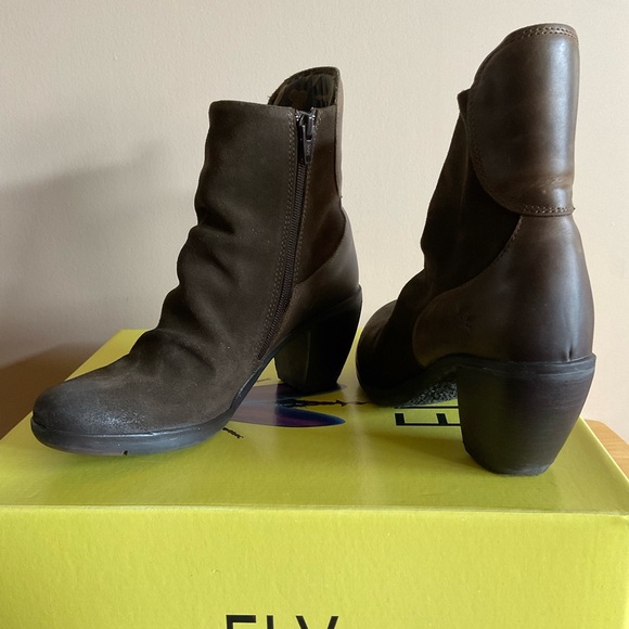 *SOLD* Fly Oiled Suede Ankle Booties - Picture 6 of 7